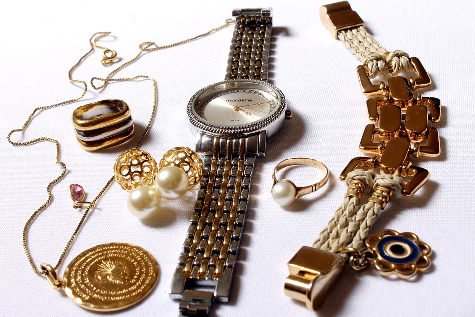 Astuces et conseils pour porter vos bijoux avec style